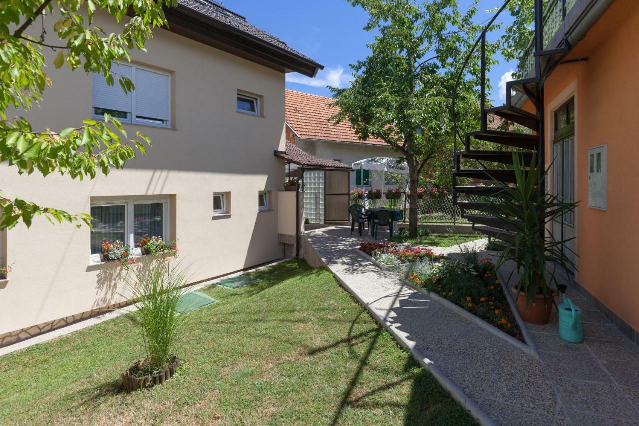 Iris Room & Apartment Slunj Εξωτερικό φωτογραφία