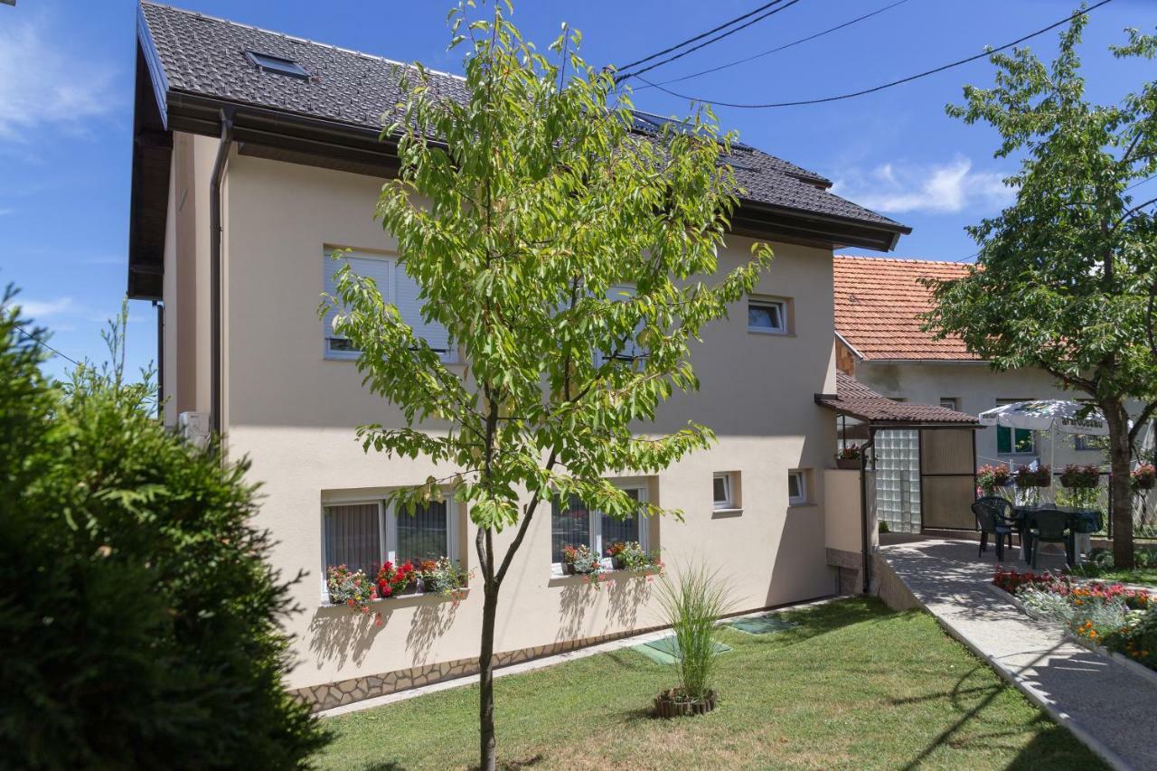 Iris Room & Apartment Slunj Εξωτερικό φωτογραφία